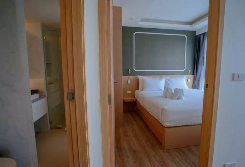 Hotelli The Aristo Beach Resort
