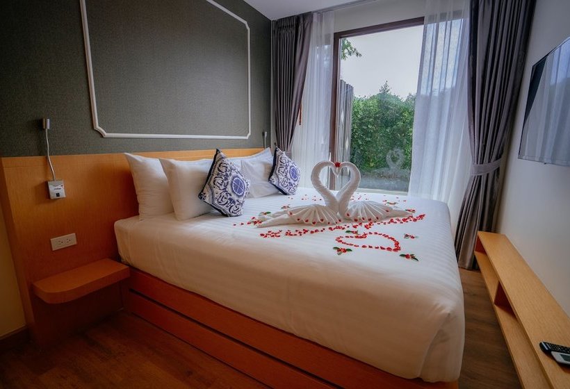 Отель The Aristo Beach Resort