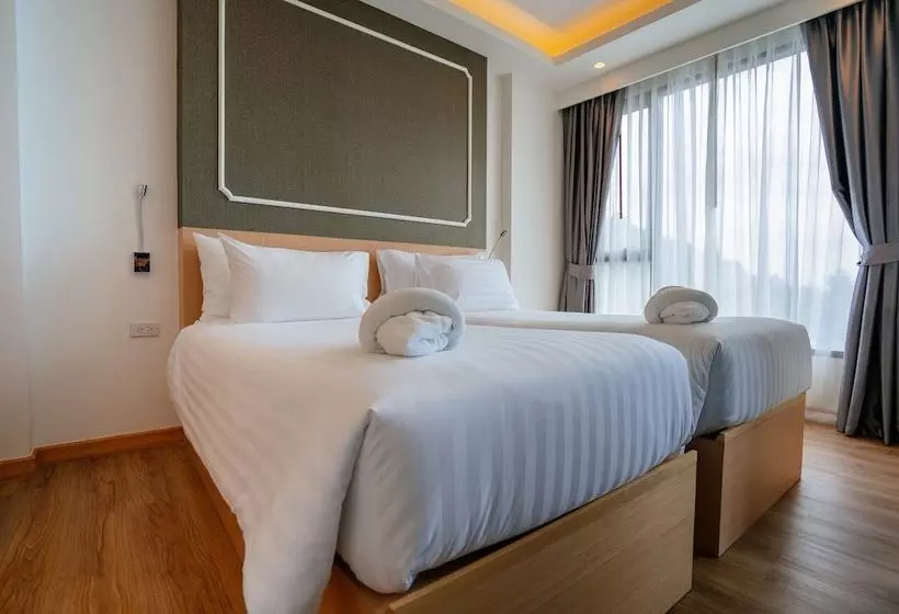 Hotelli The Aristo Beach Resort