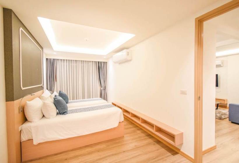 Отель The Aristo Beach Resort