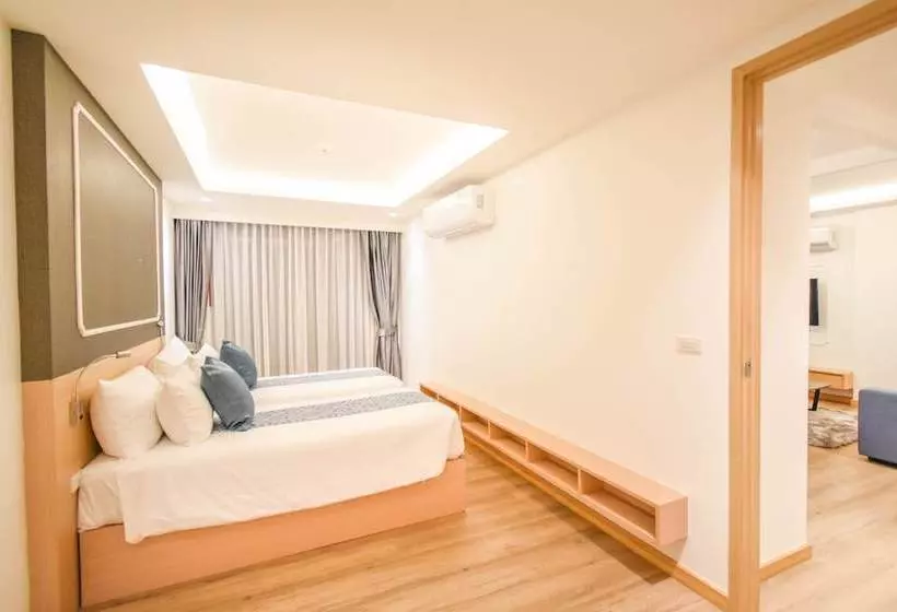 Hotelli The Aristo Beach Resort