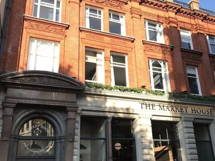 Hotelli The Market House