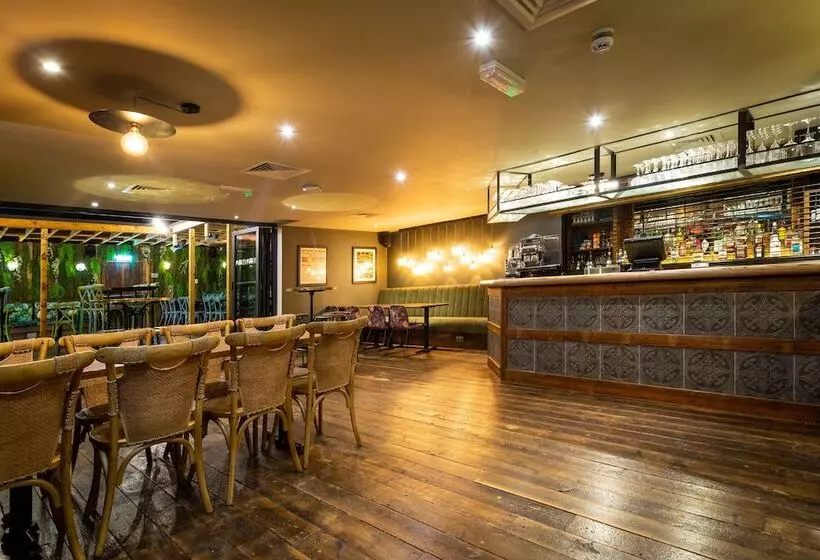 Hotelli The Market House