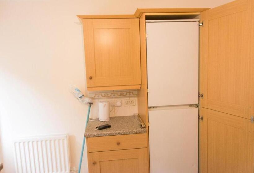 פנסיון Queen Guest House