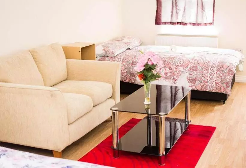 ペンション Queen Guest House