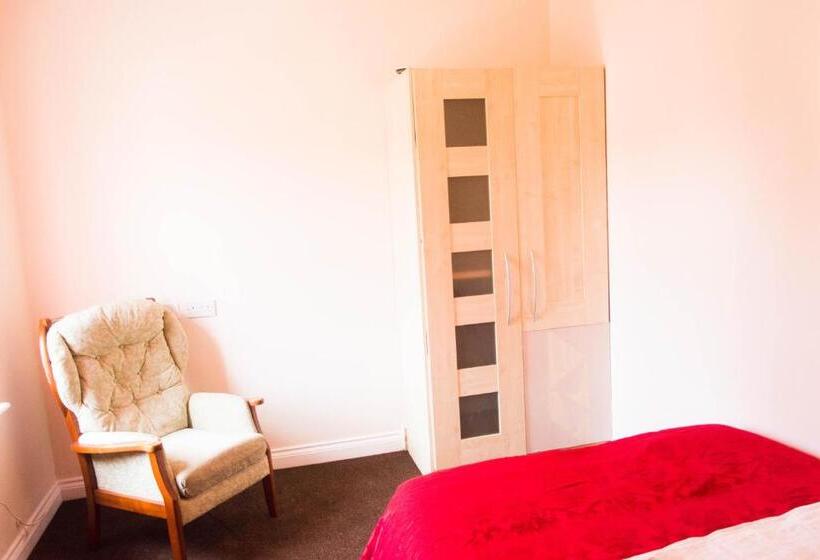 פנסיון Queen Guest House