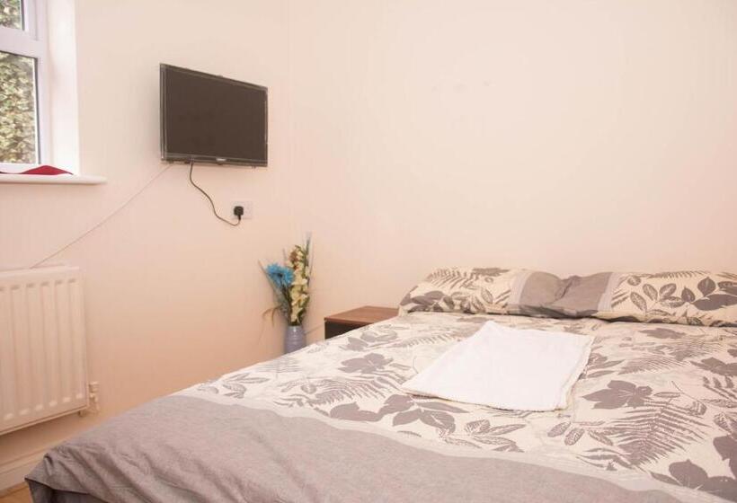 פנסיון Queen Guest House