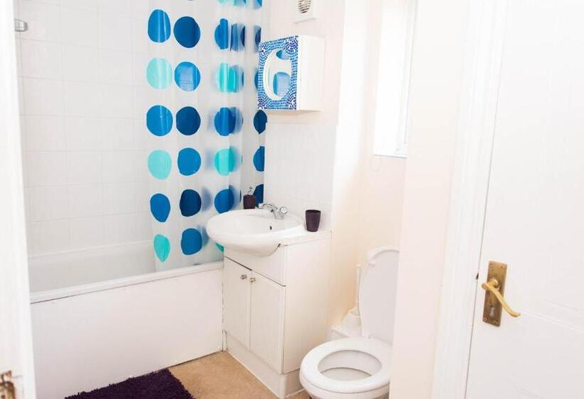 פנסיון Queen Guest House