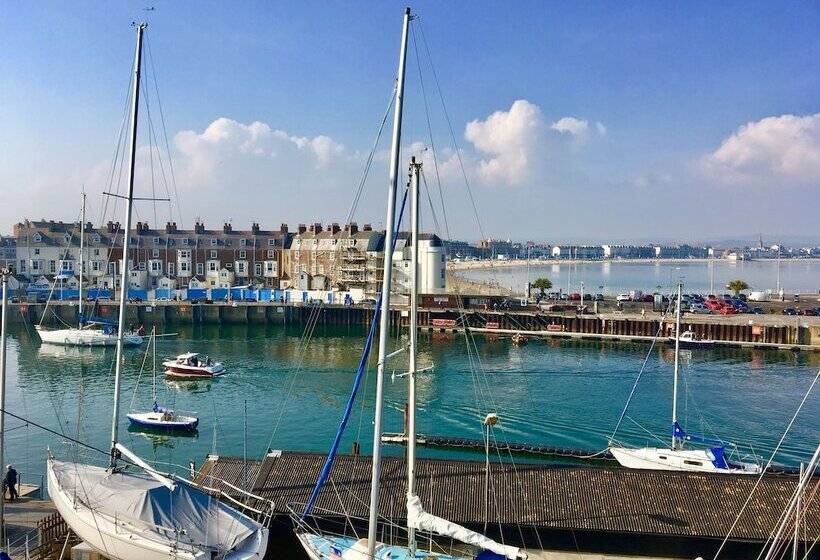 פנסיון The Warwick