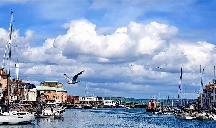 פנסיון The Warwick