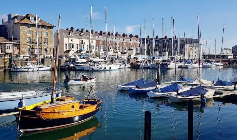 פנסיון The Warwick