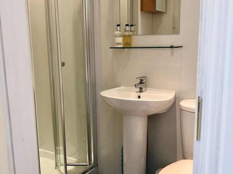 פנסיון The Warwick