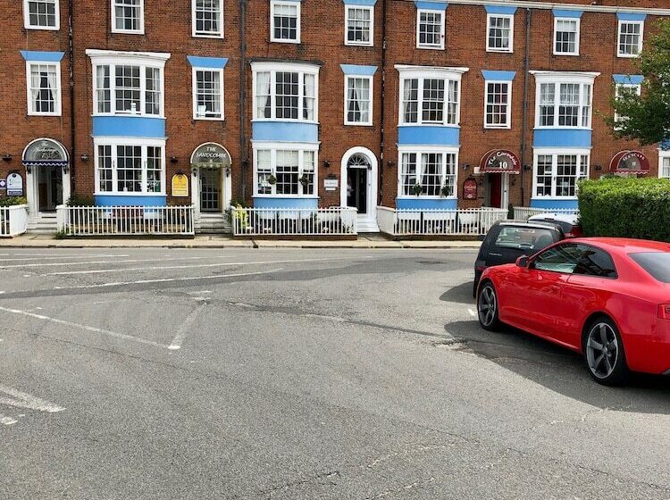 פנסיון The Warwick