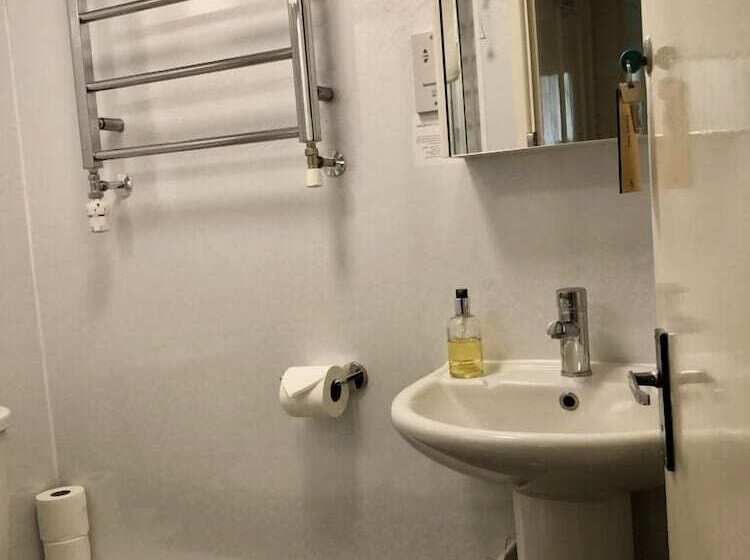 פנסיון The Warwick