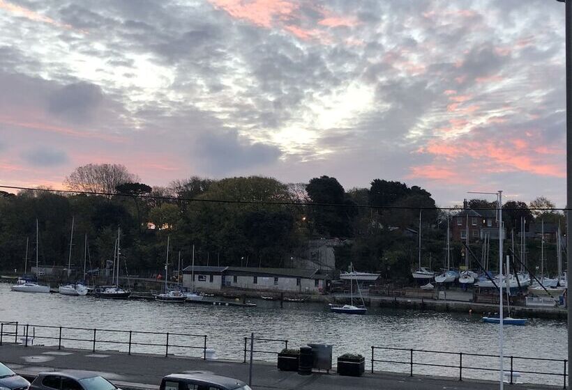 פנסיון The Warwick