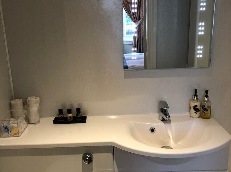 פנסיון The Warwick