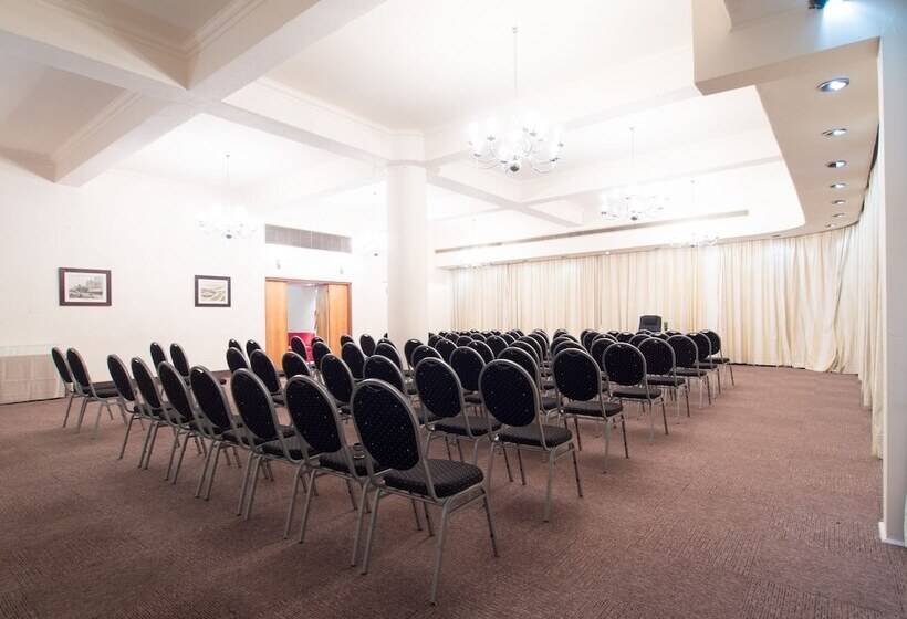 בית מלון כפרי Albany