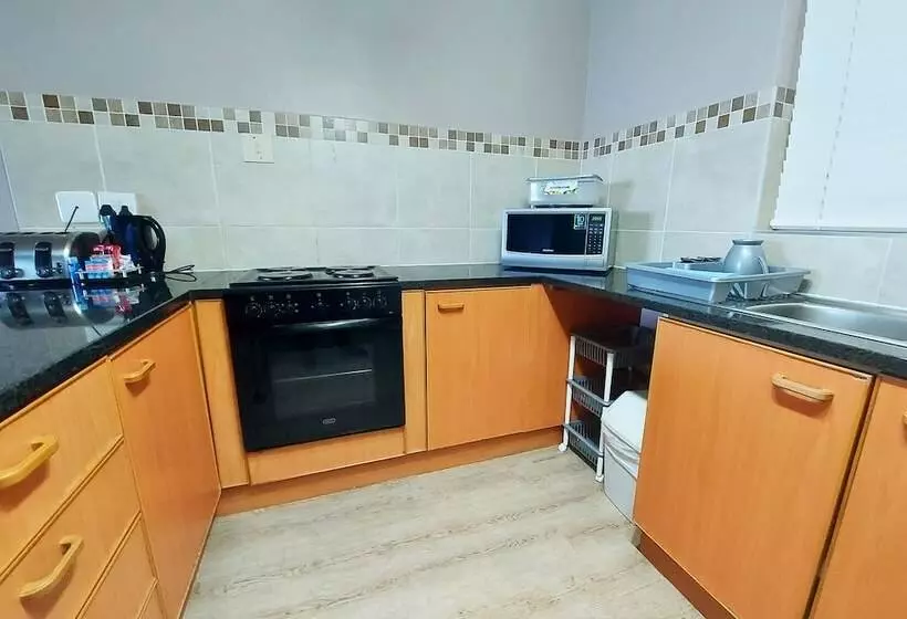 호텔 First Group Brookes Hill Suites