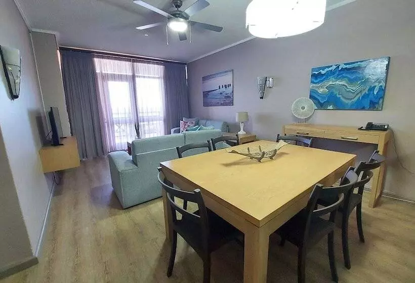 Hotel First Group Brookes Hill Suites