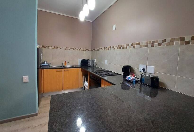 فندق First Group Brookes Hill Suites