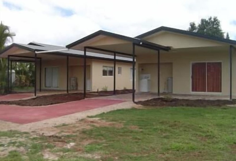 Отель Atherton Holiday Park