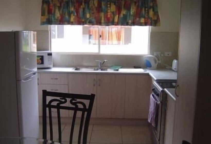 호텔 Atherton Holiday Park