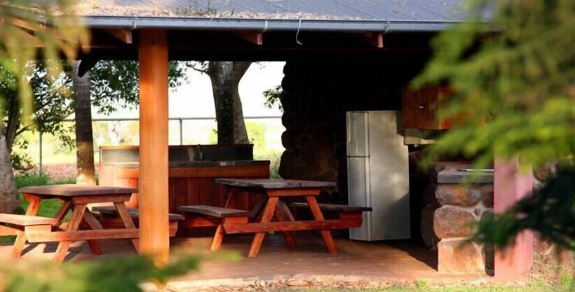 호텔 Atherton Holiday Park