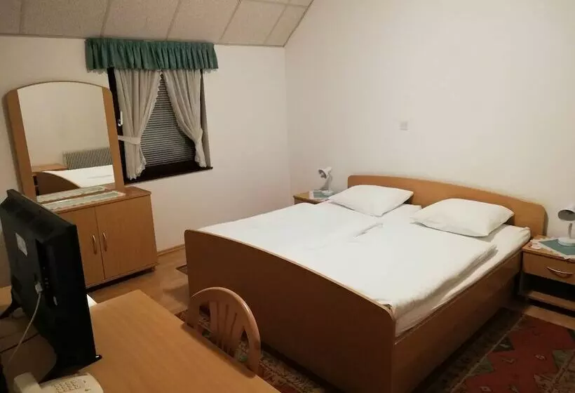 هتل Prenočišča Mraz