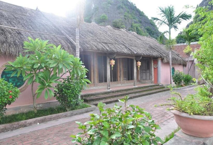 هتل Vietnamese Ancient Village