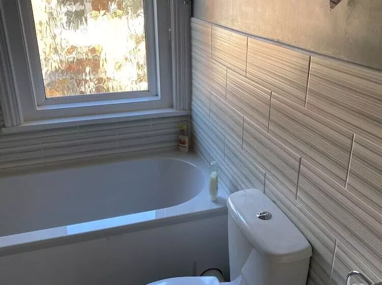 Majatalo Inglewood Guest House