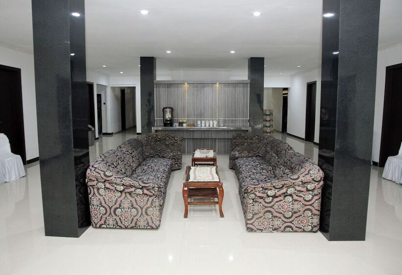 הוסטל Dely By Oyo Rooms