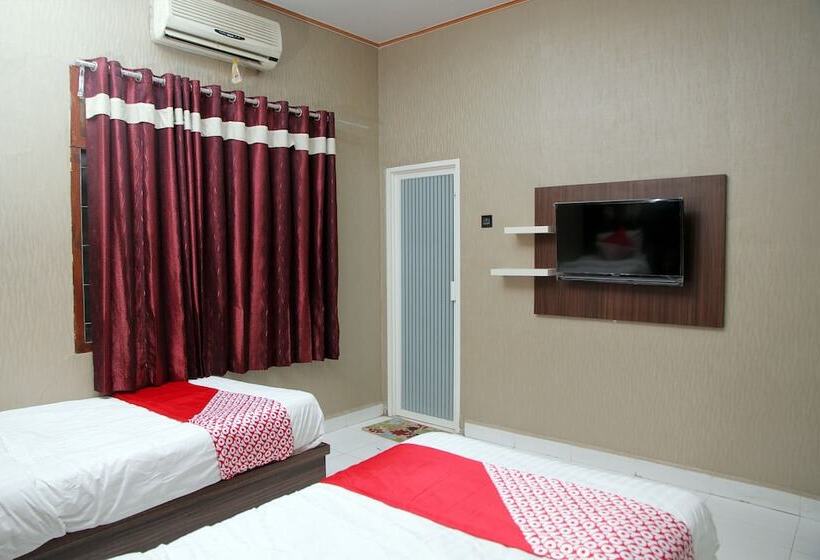 הוסטל Dely By Oyo Rooms