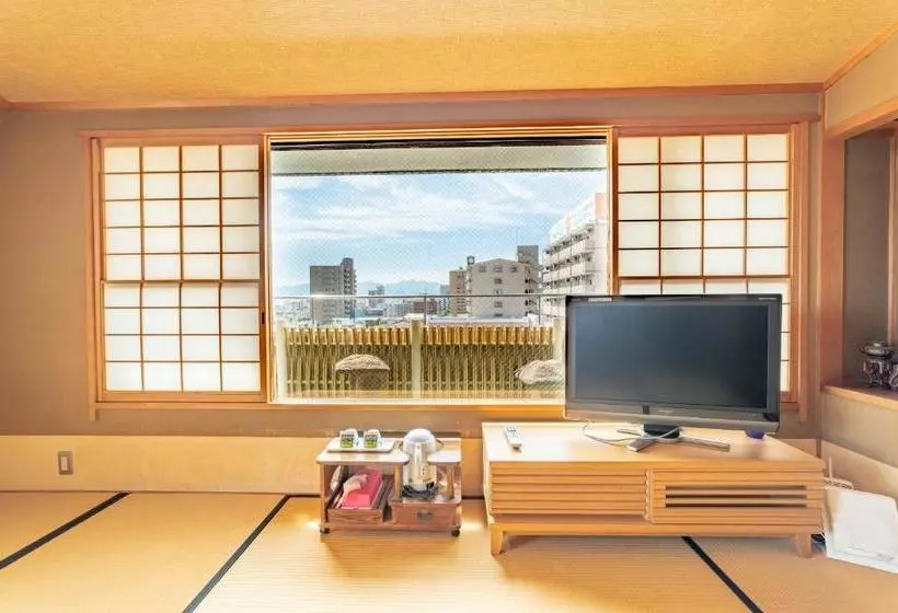 Business Hotel Nishiura Yokkaichi