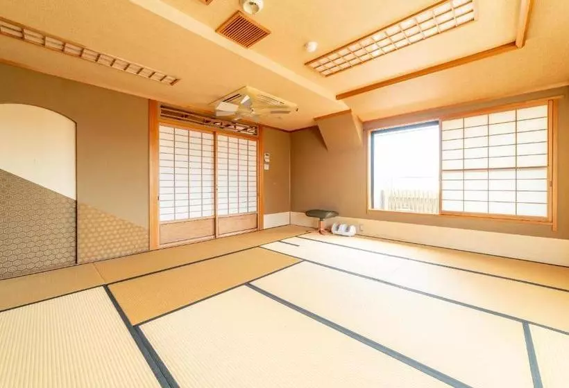 Business Hotel Nishiura Yokkaichi