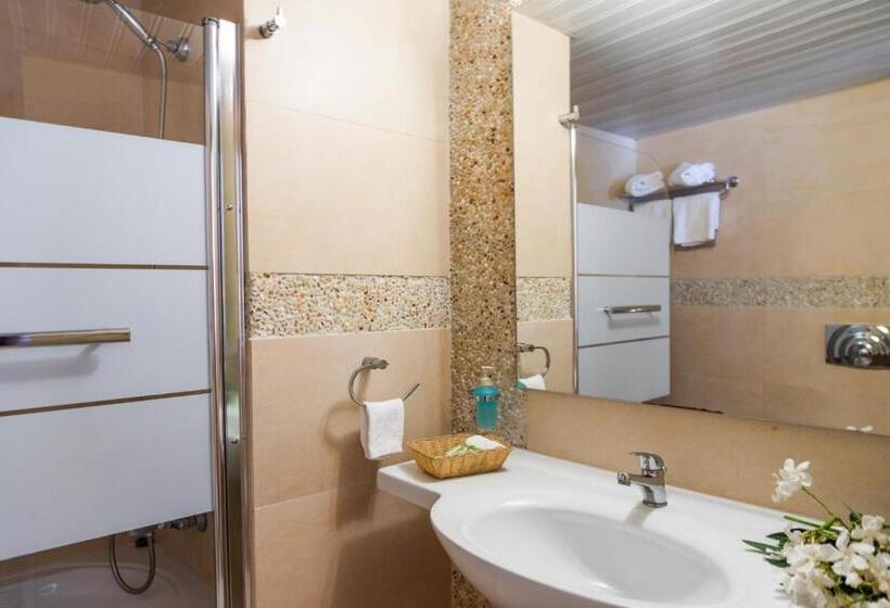 בית מלון כפרי Astron Princess