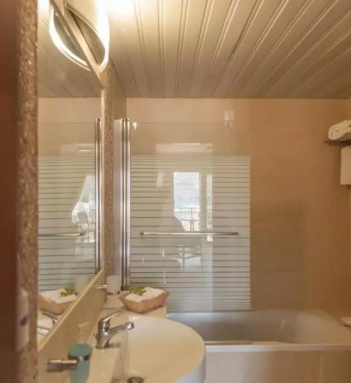 هتل Astron Princess