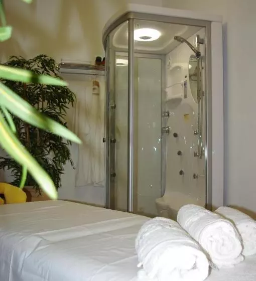 هتل Astron Princess