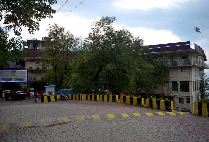 هتل Holiday Grand Resort Bhurban