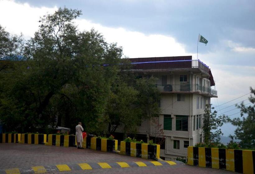 هتل Holiday Grand Resort Bhurban