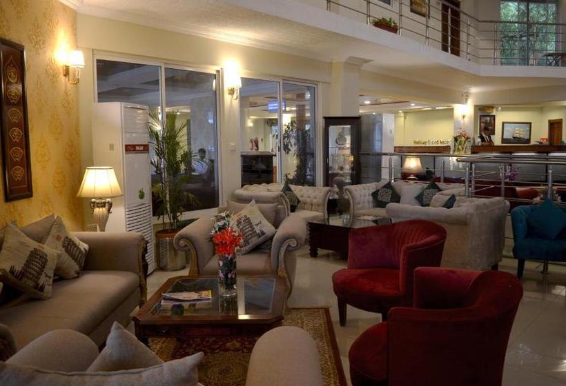 هتل Holiday Grand Resort Bhurban