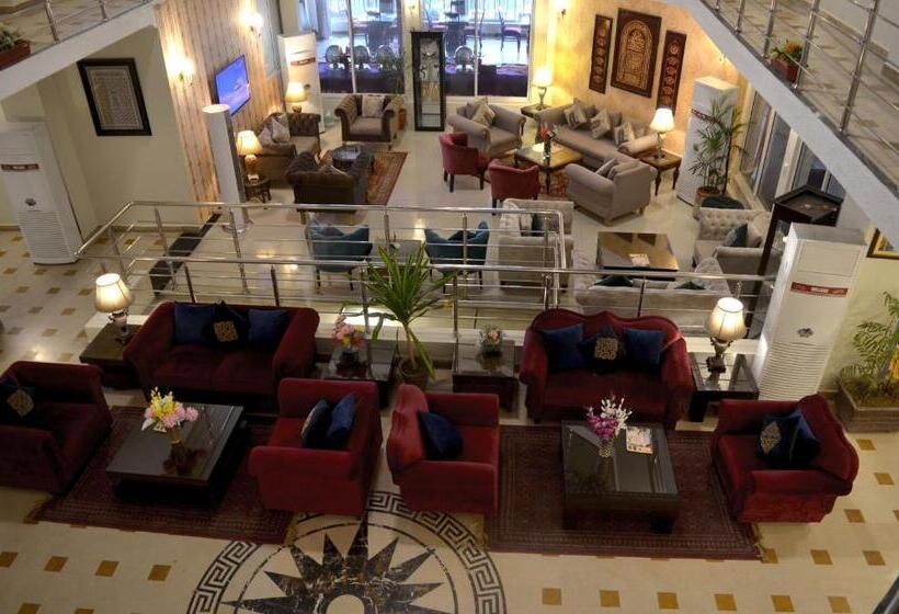 هتل Holiday Grand Resort Bhurban