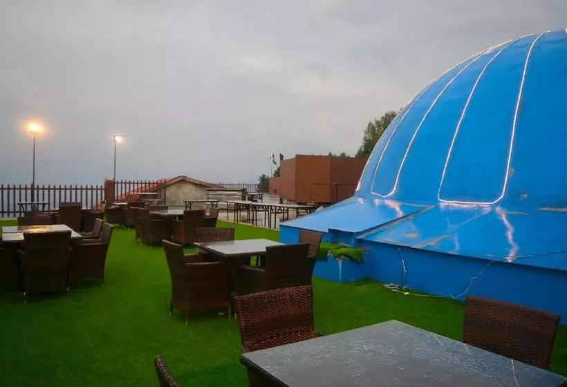 هتل Holiday Grand Resort Bhurban