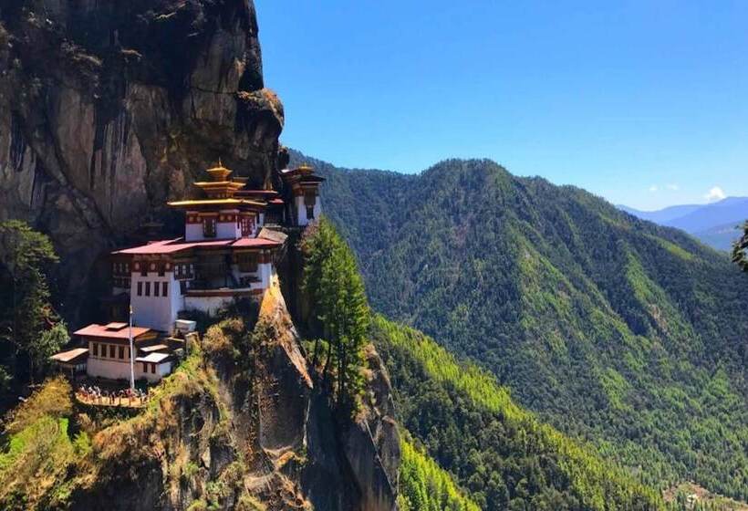 هتل Taktsang Village Resort