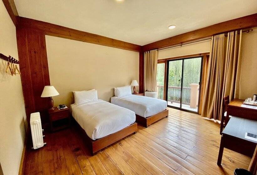 هتل Taktsang Village Resort