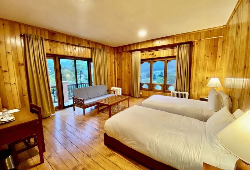 هتل Taktsang Village Resort