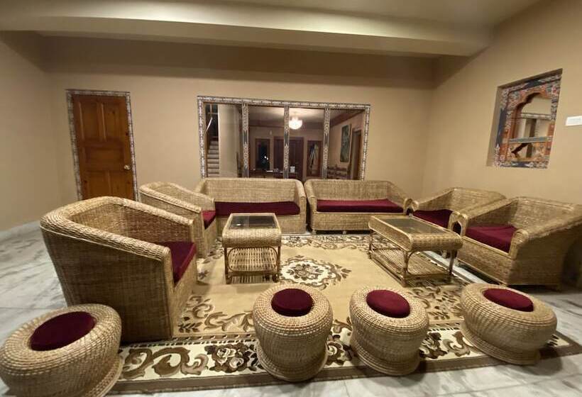 هتل Taktsang Village Resort