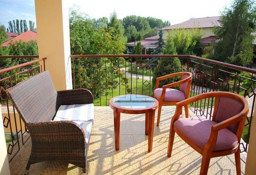 هتل Talisman Village