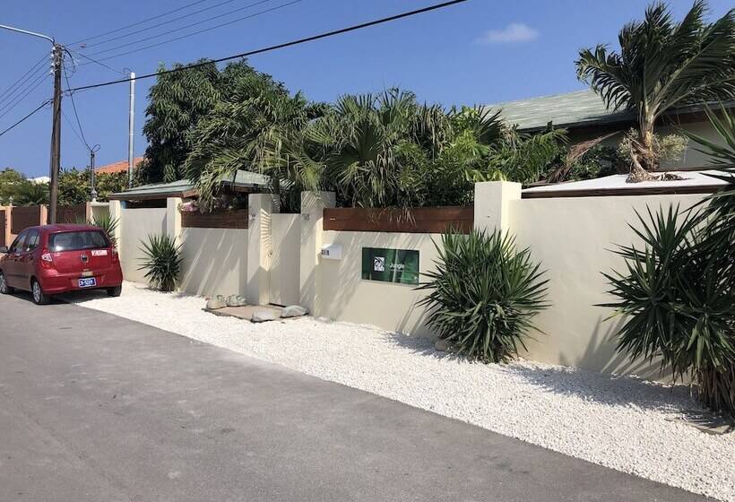 Little Jungle Apartments Aruba