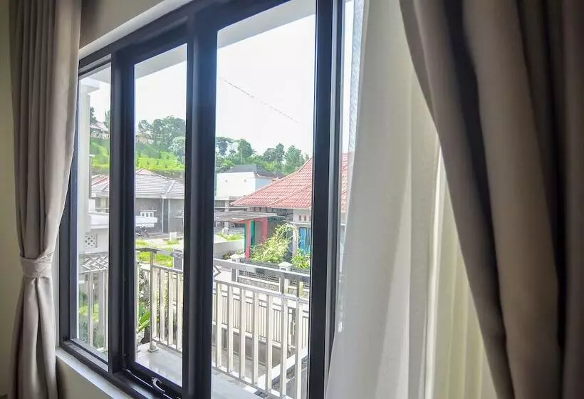 Majatalo Sanjaya Homestay Syariah By Oyo Rooms