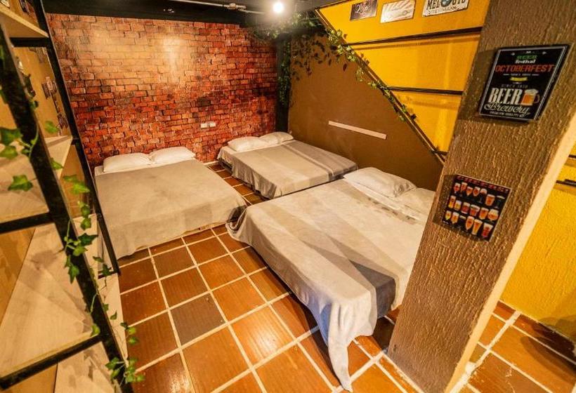 El Castillo Del Marques By Biscanna Hostels